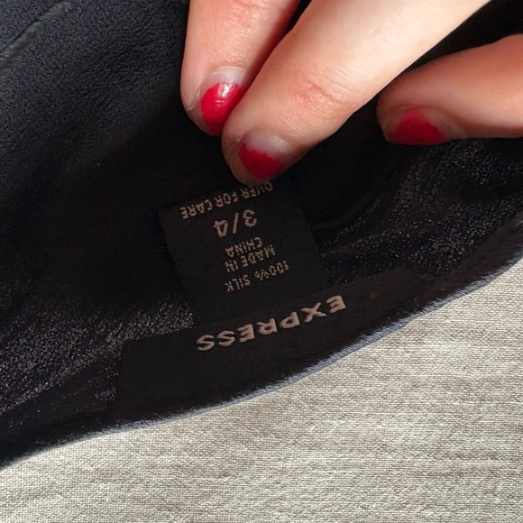 VTG Express Silk Scarf Tank - Picture 3 of 3